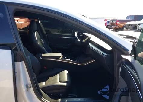 2021 Tesla Model S Plaid Tri Motor All-Wheel Drive from USA, damaged, VIN 5YJSA1E62MF452886